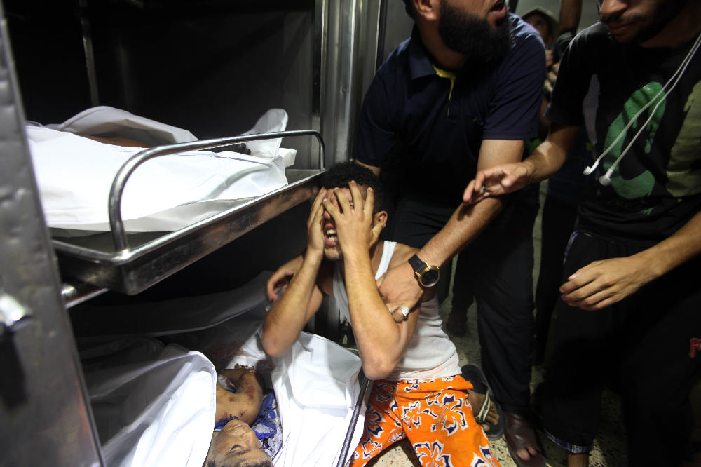 israeli-airstrikes-kill-4-children-on-gaza-beach-article-body-image-1405531892_vice